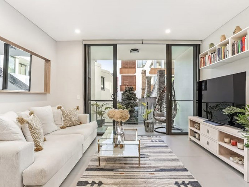 Warehouse Apartment Buyers Agent Redfern Sydney-livingroom with terrace