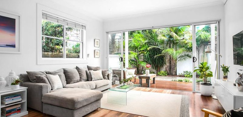 Buyers Agent Purchase – Apartment in Curlewis St., Bondi Beach, Sydney - Living Room