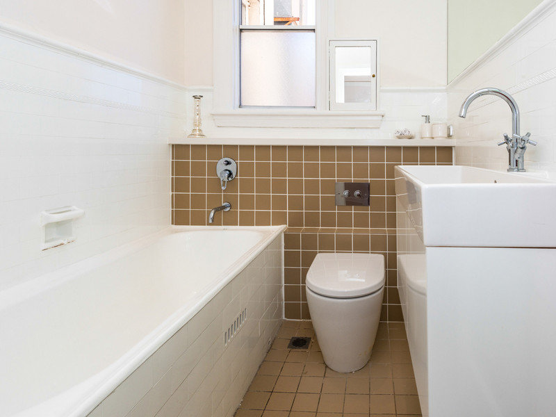 Buyers Agent Purchase – Woolloomooloo, Sydney - Bathroom