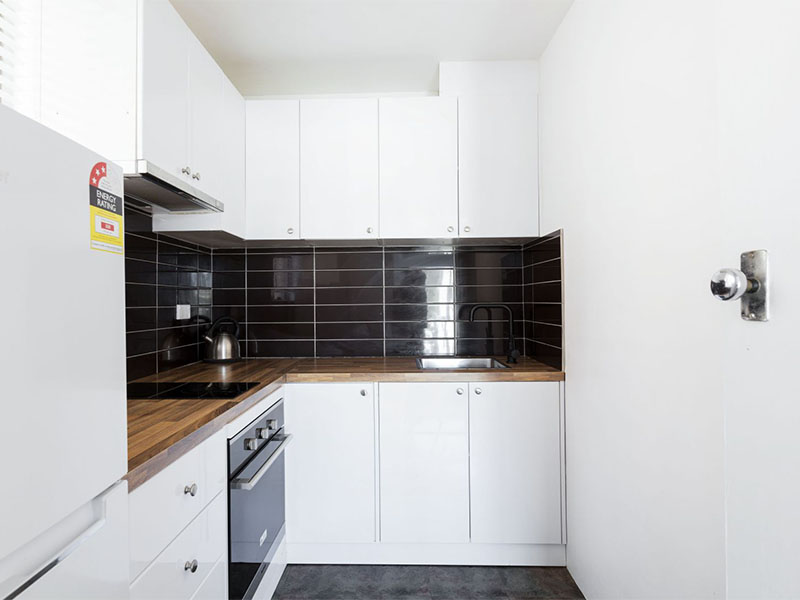Buyers Agent Purchase – Onslow Pl, Elizabeth Bay, Sydney - Kitchen