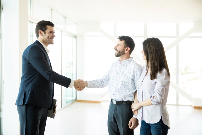 Buyers agent in Northwood guiding clients