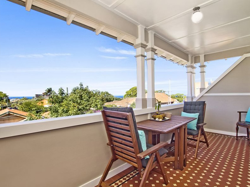 Bondi Junction Auction Bidding - Balcony