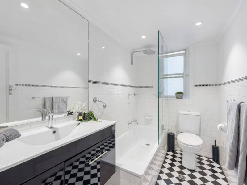 Buyers Agent Purchase Elizabeth Bay - Bathroom