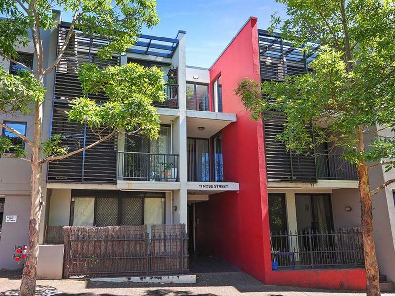 Chippendale Auction Bidding - Front