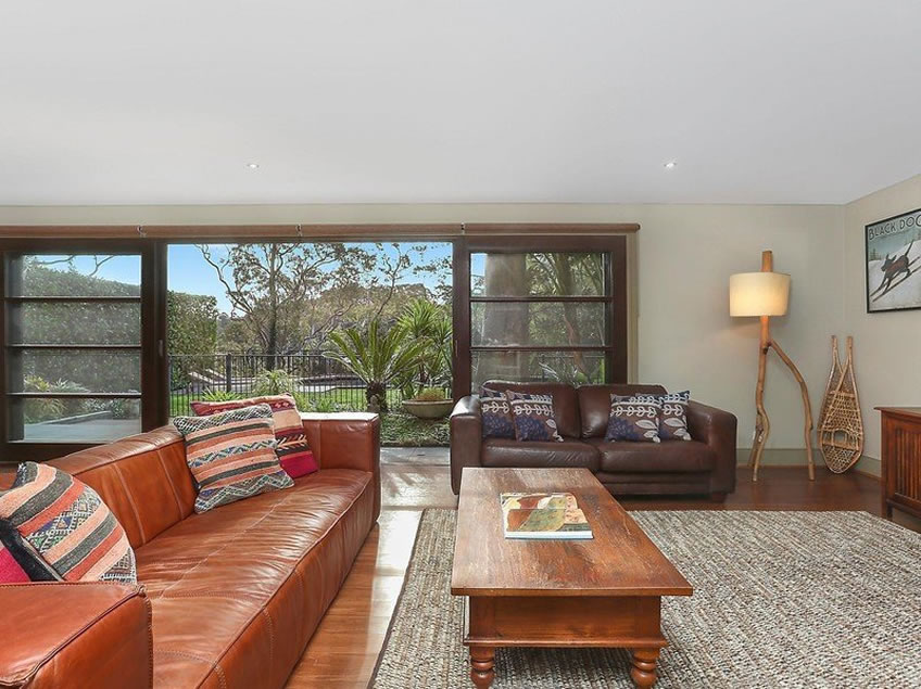 Longueville Auction Bidding - Living Room